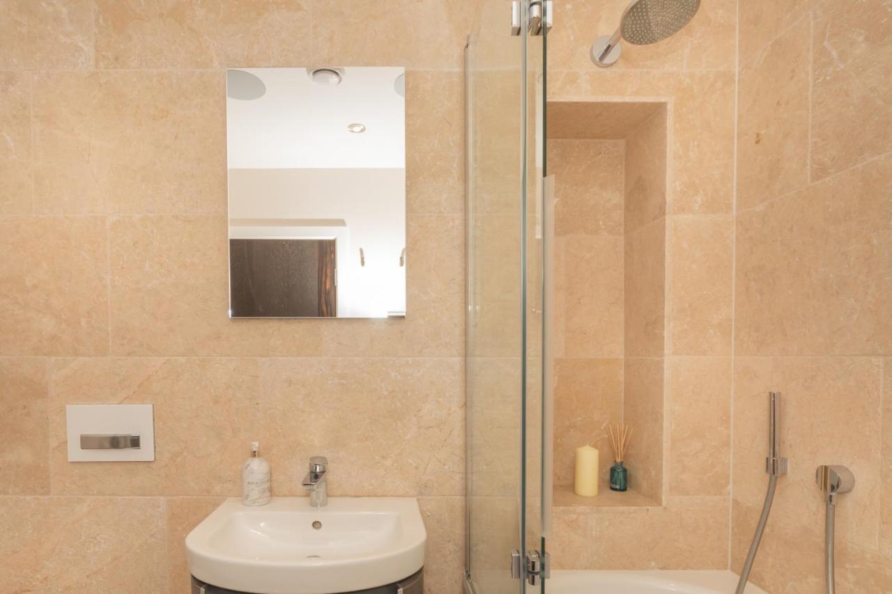 Henge House, Penthouse Apartment Bath Exterior photo